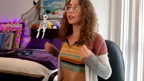 littledeathtrap online show from September 29, 2025, 7:40 pm