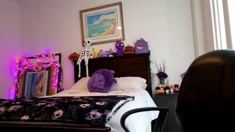 littledeathtrap online show from November 6, 2025, 8:21 pm