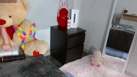 Snapshot of littlee__bunny chatting on September 9, 2025, 11:54 am your little bunny  online show from September 9, 2025, 11:54 am