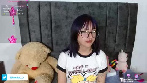 Snapshot of littlee__bunny chatting on October 2, 2025, 10:33 am your little bunny  online show from October 2, 2025, 10:33 am
