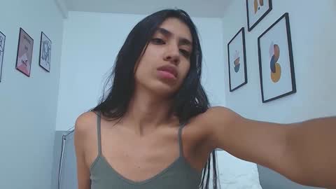 Snapshot of littlee_emilyy_ chatting on December 5, 2024, 12:22 pm Emily online show from December 5, 2024, 12:22 pm
