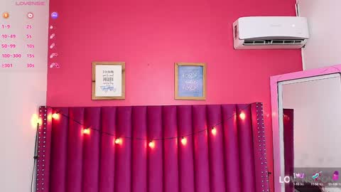 Snapshot of littlee_emilyy_ chatting on January 24, 2025, 2:39 am Emily online show from January 24, 2025, 2:39 am