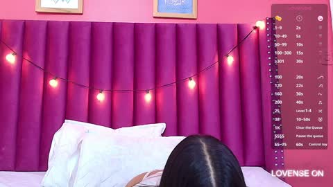 Snapshot of littlee_emilyy_ chatting on January 28, 2025, 5:54 am Emily online show from January 28, 2025, 5:54 am