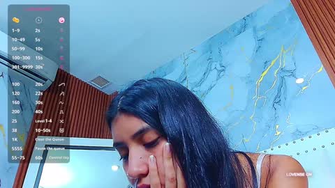 Snapshot of littlee_emilyy_ chatting on January 29, 2025, 6:01 am Emily online show from January 29, 2025, 6:01 am