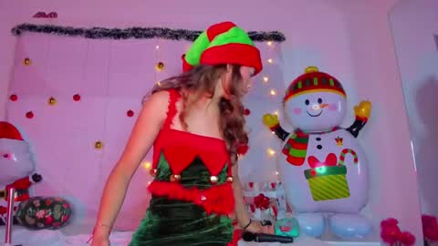 Snapshot of littlee_emma_ chatting on December 22, 2024, 11:11 am littlee_emma_ online show from December 22, 2024, 11:11 am