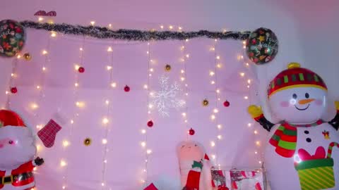 Snapshot of littlee_emma_ chatting on December 30, 2024, 6:09 am littlee_emma_ online show from December 30, 2024, 6:09 am