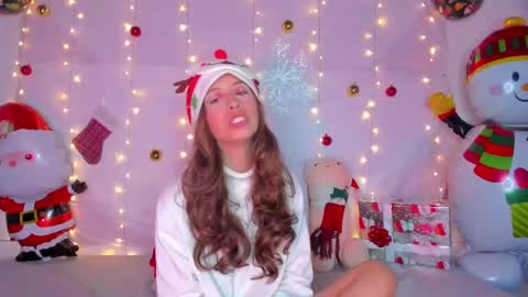 Snapshot of littlee_emma_ chatting on December 30, 2024, 9:16 am littlee_emma_ online show from December 30, 2024, 9:16 am