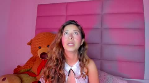 Snapshot of littlee_emma_ chatting on February 21, 2025, 3:56 am littlee_emma_ online show from February 21, 2025, 3:56 am