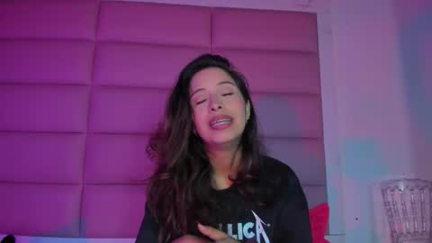 littlee_emma_ online show from December 19, 2025, 3:46 am