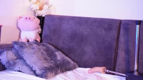 Sophie online show from April 28, 2026, 2:27 am