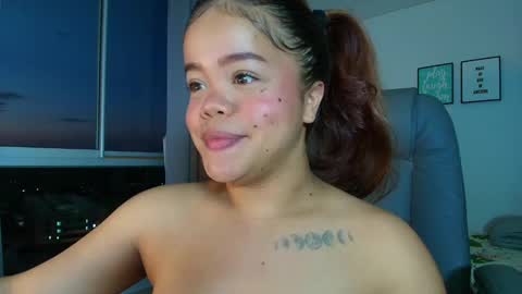 Sophie online show from December 4, 2024, 11:13 pm