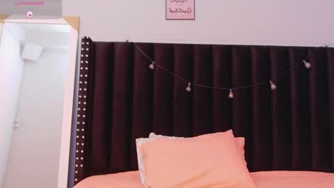 Snapshot of littleebonymommy chatting on September 24, 2025, 8:45 pm Tania online show from September 24, 2025, 8:45 pm