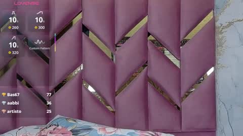 Tania  online show from November 13, 2025, 3:38 am