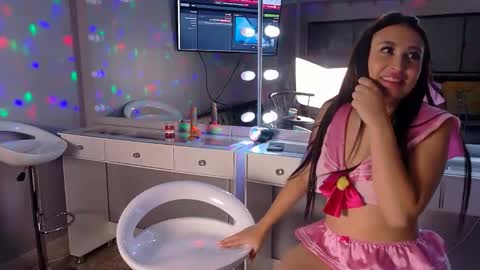 Snapshot of littlejennifer18 chatting on February 11, 2026, 2:16 am Tip us ask our names online show from February 11, 2026, 2:16 am