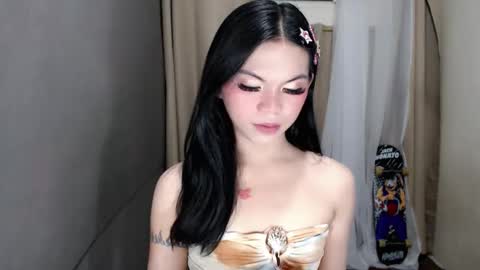 littlelace_ online show from April 22, 2026, 10:44 pm