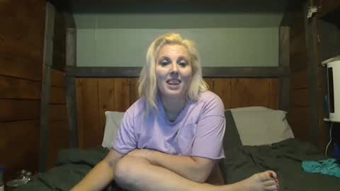 lisanixs online show from February 8, 2025, 2:04 am