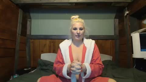 lisanixs online show from February 19, 2025, 4:11 pm
