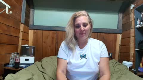 lisanixs online show from June 21, 2026, 2:25 am
