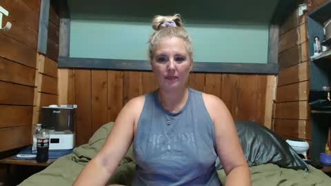 lisanixs online show from July 10, 2026, 4:42 pm