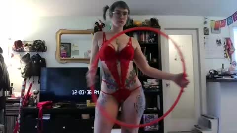 Madam Buttons online show from December 24, 2024, 5:02 pm