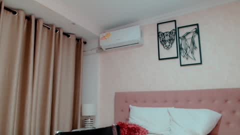 Sarahs Room online show from December 14, 2024, 9:51 am