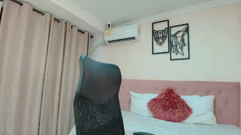 Sarahs Room online show from May 20, 2026, 1:56 am