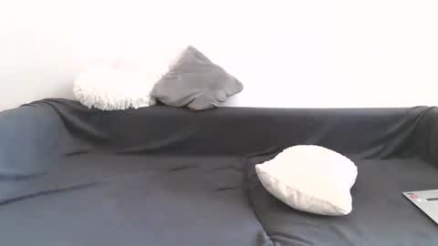 Snapshot of littlemonster_999 chatting on October 27, 2025, 10:52 am Anna online show from October 27, 2025, 10:52 am