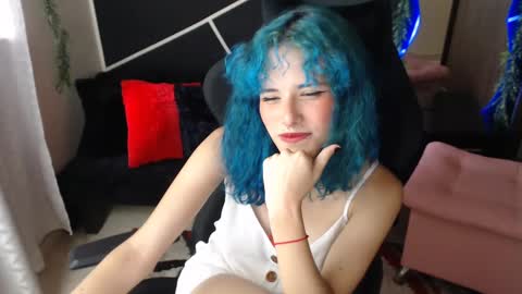 LAUREN online show from September 17, 2025, 5:47 pm