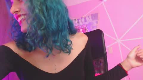 Snapshot of littlenami_ chatting on November 7, 2025, 8:53 pm LAUREN online show from November 7, 2025, 8:53 pm