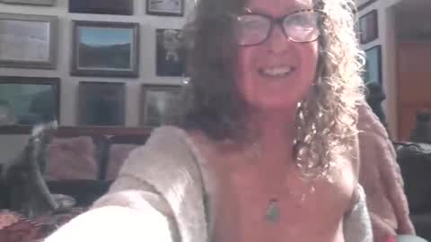 Miss D   Shows Mon Wed  Fri online show from February 23, 2026, 6:49 pm