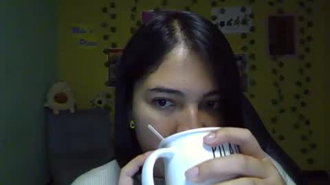 Mia  Wednesday to Sunday 730 am to 1030 am Colombian Hour D online show from November 2, 2025, 2:58 am