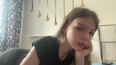 Snapshot of littleprincess3000 chatting on April 19, 2026, 8:13 am littleprincess3000 online show from April 19, 2026, 8:13 am