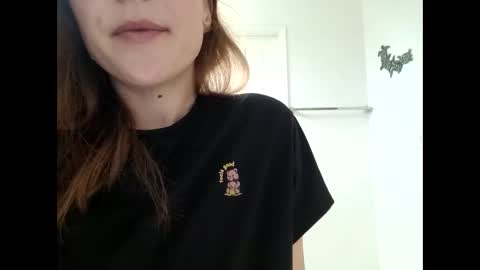 littlered_6969 online show from May 7, 2026, 5:13 am