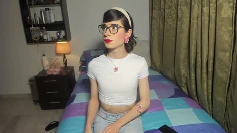 Snapshot of littlesissy_ chatting on March 10, 2026, 3:44 am Sofi online show from March 10, 2026, 3:44 am