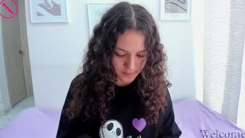 Snapshot of littlesoffi_gh chatting on November 24, 2025, 2:28 pm online show from November 24, 2025, 2:28 pm