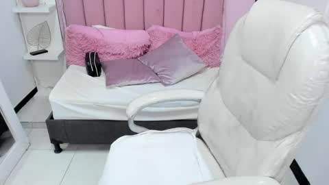 Snapshot of littlesofii chatting on September 11, 2025, 9:26 pm  sofii  online show from September 11, 2025, 9:26 pm