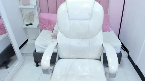 Snapshot of littlesofii chatting on October 21, 2025, 9:15 pm  sofii  online show from October 21, 2025, 9:15 pm