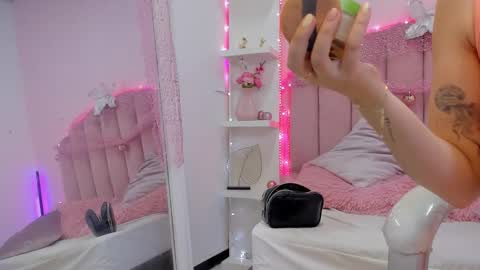 Snapshot of littlesofii chatting on January 7, 2026, 8:55 pm sofii online show from January 7, 2026, 8:55 pm