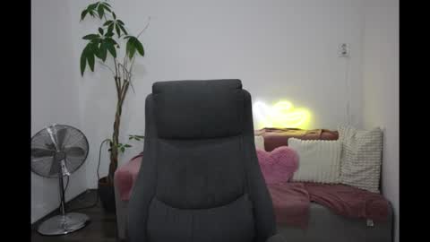 Snapshot of littlestellaspark chatting on September 25, 2025, 12:42 pm littlestellaspark online show from September 25, 2025, 12:42 pm