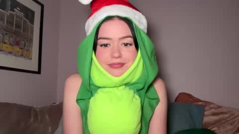 Little Sugar Pea  online show from December 25, 2024, 11:20 pm
