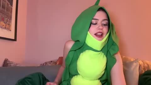 Little Sugar Pea  online show from January 5, 2025, 12:09 am