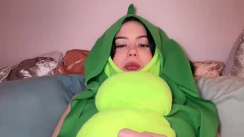 Little Sugar Pea  online show from January 5, 2025, 3:11 am