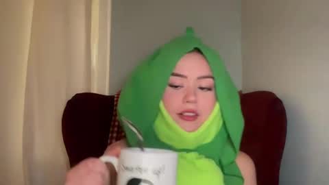 Little Sugar Pea  online show from September 9, 2025, 10:20 pm