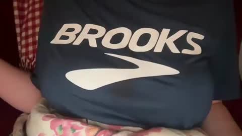 Little Sugar Pea  online show from September 24, 2025, 12:14 am