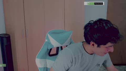 littlezhalem online show from November 10, 2025, 7:07 am