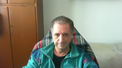 liuk53 online show from April 20, 2026, 12:41 pm