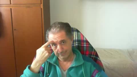 liuk53 online show from April 24, 2026, 3:25 pm