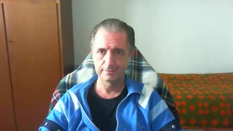 liuk53 online show from May 10, 2026, 12:43 pm