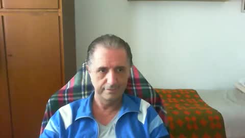 liuk53 online show from May 18, 2026, 12:00 pm