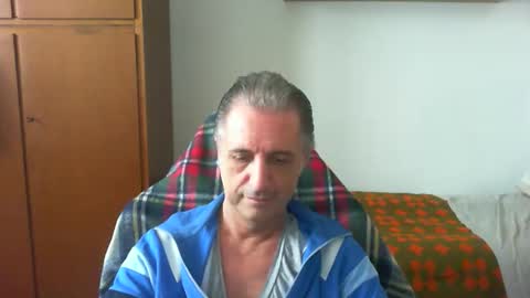 liuk53 online show from May 19, 2026, 1:50 pm